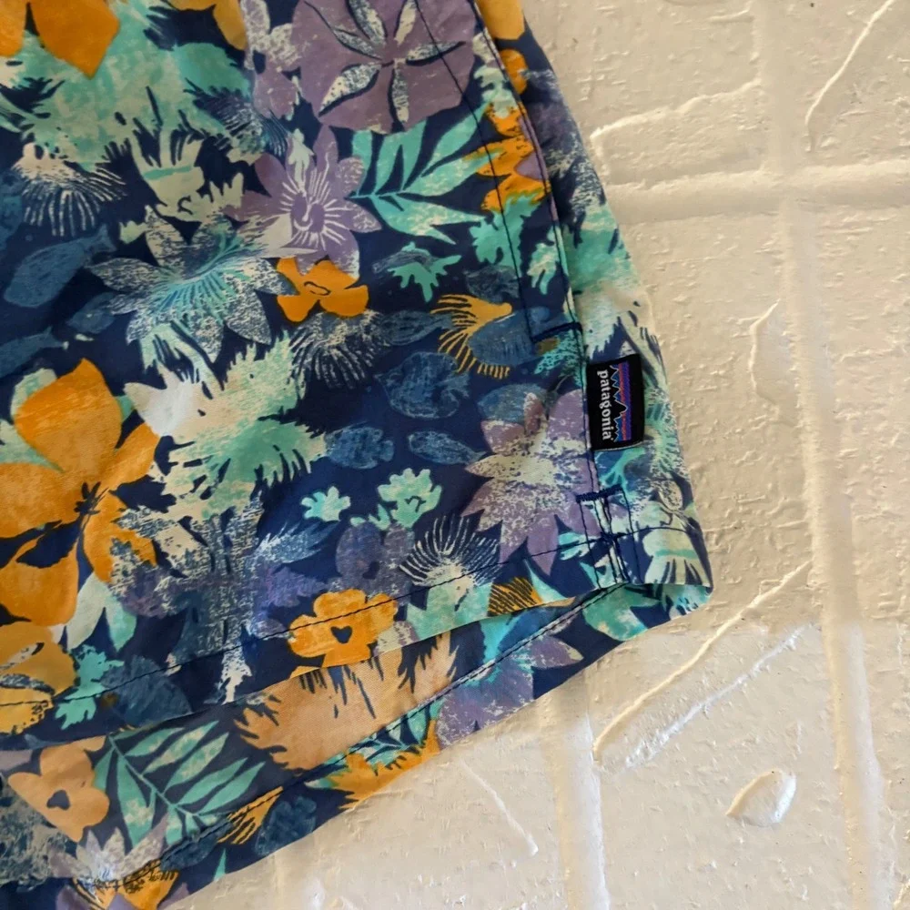 Floral Tropical Print Women's Shorts - Navy & Yellow